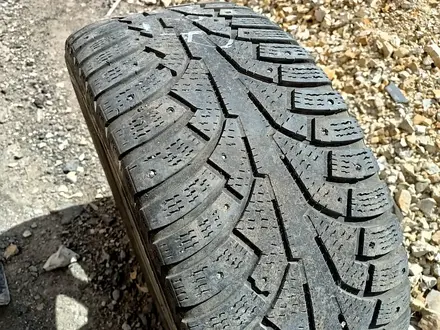 ОДНА шина 255/45 R18 — "Nokian Hakkapeliitta 5" (Фмнляндия), зимн за 15 000 тг. в Астана – фото 2