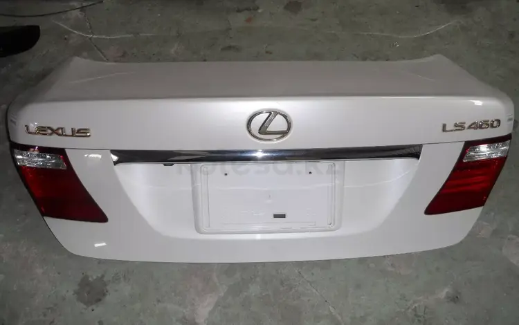 Крышка багажника Lexus LS460.64401-50270 за 1 000 тг. в Алматы