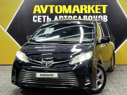 Toyota Sienna 2014 года за 15 350 000 тг. в Актау