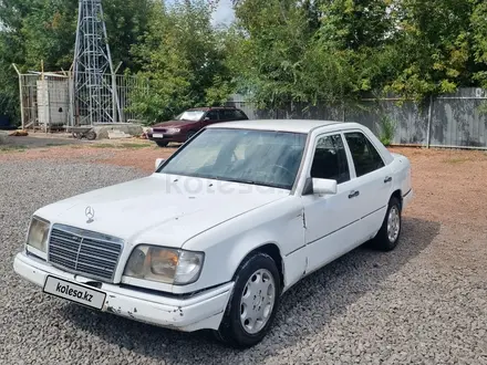 Mercedes-Benz E 200 1994 года за 1 350 000 тг. в Караганда