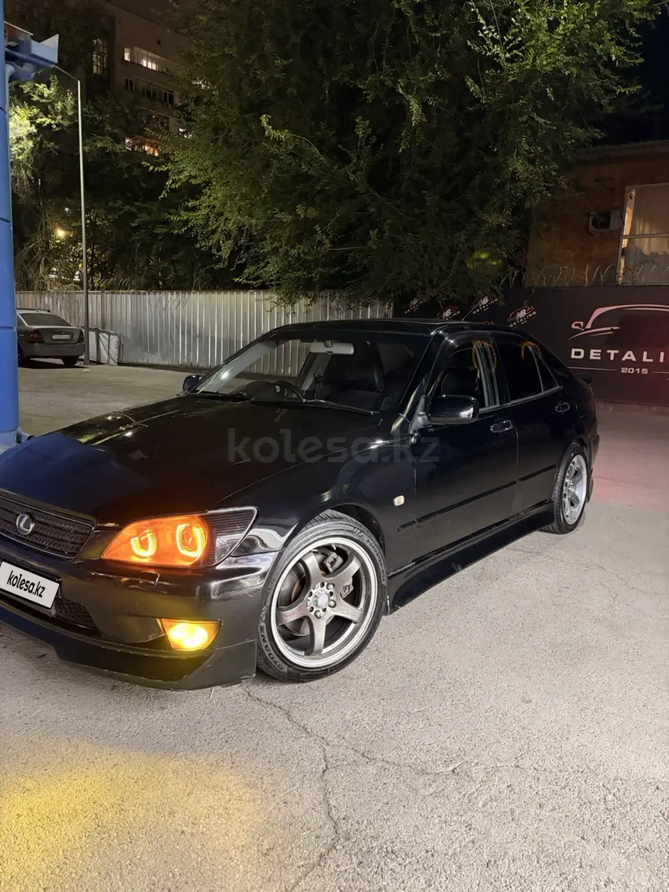 Lexus is-200, 2003