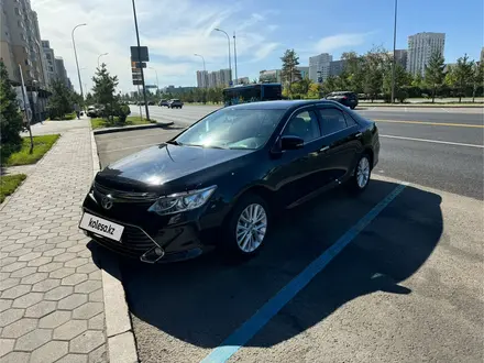 Toyota Camry 2015 года за 14 000 000 тг. в Астана – фото 2