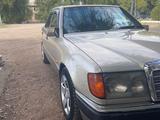 Mercedes-Benz E 230 1991 года за 1 600 000 тг. в Мерке – фото 2