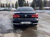 Volkswagen Passat 2013 года за 6 800 000 тг. в Алматы – фото 3