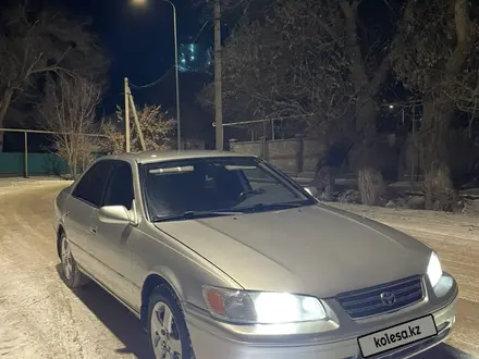 Toyota Camry 2000 года за 4 000 000 тг. в Кызылорда – фото 2