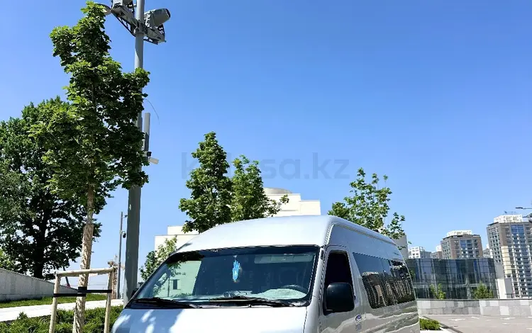 Toyota Hiace 2014 года за 12 000 000 тг. в Алматы