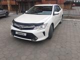 Toyota Camry 2016 годаүшін11 500 000 тг. в Семей – фото 3