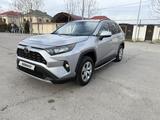 Toyota RAV4 2021 годаүшін13 700 000 тг. в Туркестан – фото 2