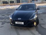 Hyundai Elantra 2021 года за 9 700 000 тг. в Кокшетау – фото 2