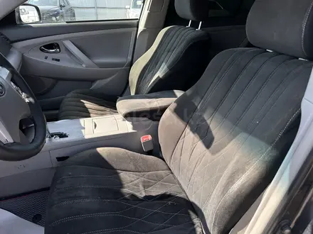 Toyota Camry 2010 года за 4 200 000 тг. в Атырау – фото 10