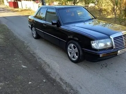 Mercedes-Benz E 200 1992 года за 1 250 000 тг. в Алматы – фото 2