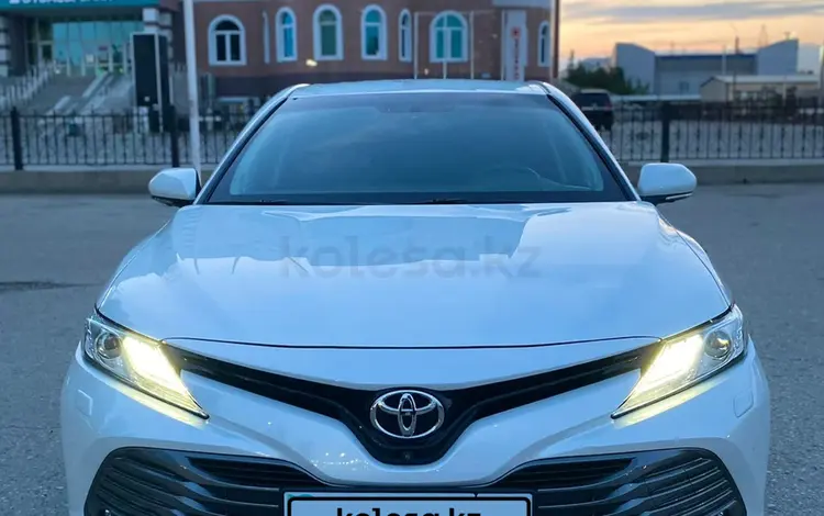 Toyota Camry 2019 года за 16 800 000 тг. в Актау