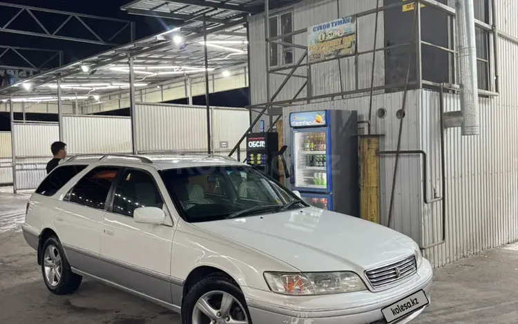Toyota Mark II Qualis 1999 года за 2 700 000 тг. в Алматы