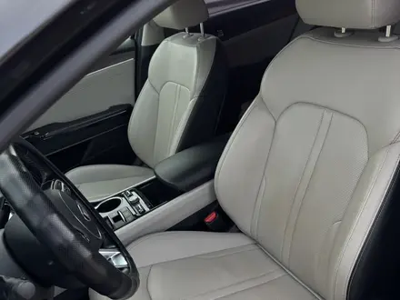 Kia K5 2020 года за 10 850 000 тг. в Алматы – фото 43