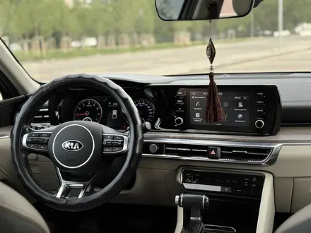 Kia K5 2020 года за 10 850 000 тг. в Алматы – фото 49