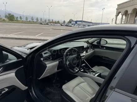 Kia K5 2020 года за 10 850 000 тг. в Алматы – фото 56