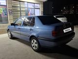 Volkswagen Vento 1993 года за 1 500 000 тг. в Шымкент – фото 2