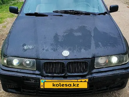 BMW 318 1992 года за 1 000 000 тг. в Усть-Каменогорск – фото 2