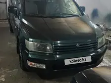 Mitsubishi Space Wagon, 1999