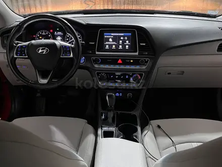 Hyundai Sonata 2018 года за 4 990 000 тг. в Актобе