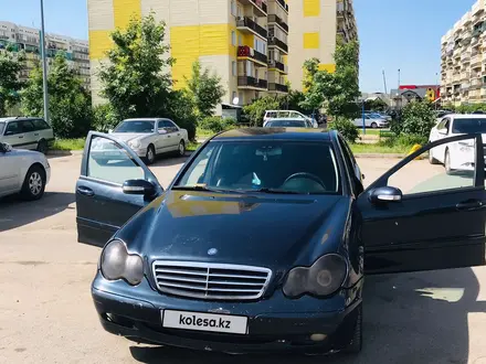 Mercedes-Benz C 200 2000 года за 2 700 000 тг. в Алматы