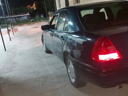 Mercedes-Benz C 180 1994 года за 1 600 000 тг. в Алматы – фото 4