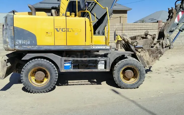 Volvo  BL 2014 годаүшін23 000 000 тг. в Шымкент