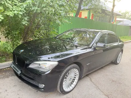 BMW 750 2012 года за 13 000 000 тг. в Алматы – фото 3