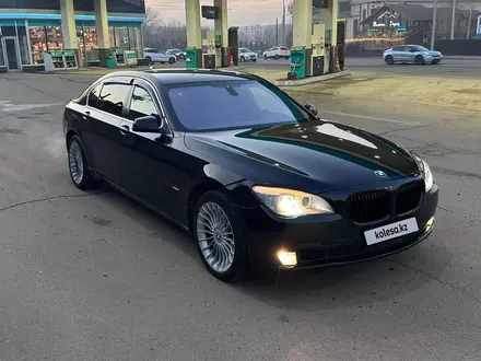 BMW 750 2012 года за 13 000 000 тг. в Алматы – фото 5