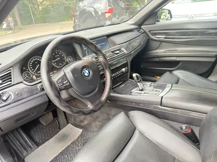 BMW 750 2012 года за 13 000 000 тг. в Алматы – фото 11