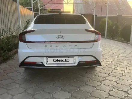 Hyundai Sonata 2021 года за 11 900 000 тг. в Алматы – фото 2