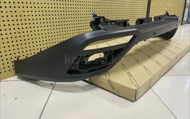 Бампер задний Lx 600 за 100 000 тг. в Алматы