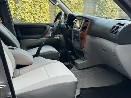 Toyota Land Cruiser 2006 года за 20 500 000 тг. в Алматы – фото 19