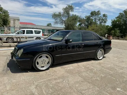 Mercedes-Benz E 430 2001 года за 3 000 000 тг. в Жанаозен