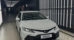 Toyota Camry 2023 года за 15 500 000 тг. в Алматы – фото 2