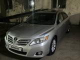 Toyota Camry 2011 года за 8 200 000 тг. в Актобе – фото 4