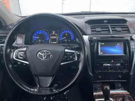 Toyota Camry 2018 года за 11 460 000 тг. в Актобе – фото 12