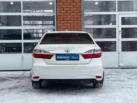 Toyota Camry 2018 года за 11 460 000 тг. в Актобе – фото 4