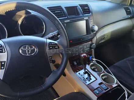 Toyota Highlander 2012 года за 11 500 000 тг. в Семей – фото 2