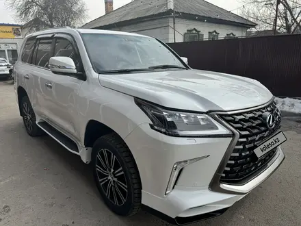 Lexus LX 570 2011 года за 22 000 000 тг. в Алматы – фото 2