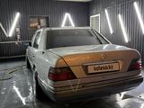 Mercedes-Benz E 220 1993 года за 1 950 000 тг. в Тараз – фото 3