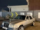 Mercedes-Benz E 220 1993 года за 1 950 000 тг. в Тараз – фото 4