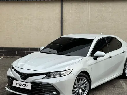 Toyota Camry 2019 года за 13 600 000 тг. в Шымкент – фото 3