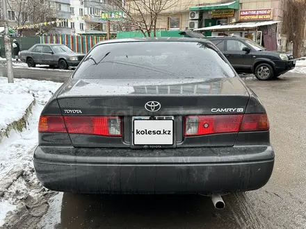 Toyota Camry 2000 года за 3 900 000 тг. в Алматы – фото 9