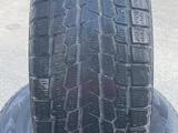 Шины YOKOHAMA 265/65R17 зима липучки 21год за 100 000 тг. в Атырау