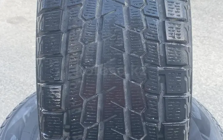 Шины YOKOHAMA 265/65R17 зима липучки 21год за 100 000 тг. в Атырау