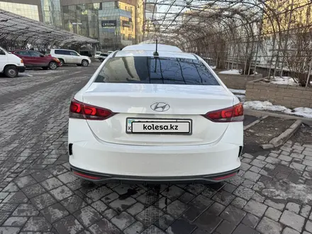 Hyundai Accent 2021 года за 5 900 000 тг. в Алматы – фото 2