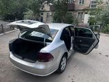 Volkswagen Polo 2011 года за 4 000 000 тг. в Атырау – фото 2