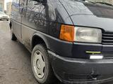 Volkswagen Caravelle 1992 годаүшін3 500 000 тг. в Петропавловск