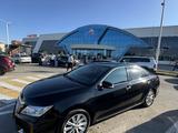 Toyota Camry 2012 года за 9 800 000 тг. в Актобе – фото 3